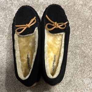 Lucky Brand Black and Tan Moccasin Slippers with Plush Lining. New without tags